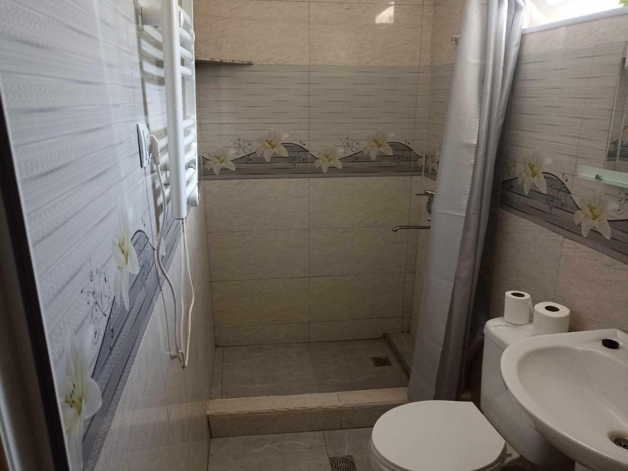 Jeiran Japaridze'S Guesthouse Mestia Esterno foto