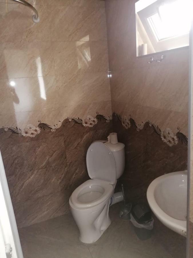 Jeiran Japaridze'S Guesthouse Mestia Esterno foto